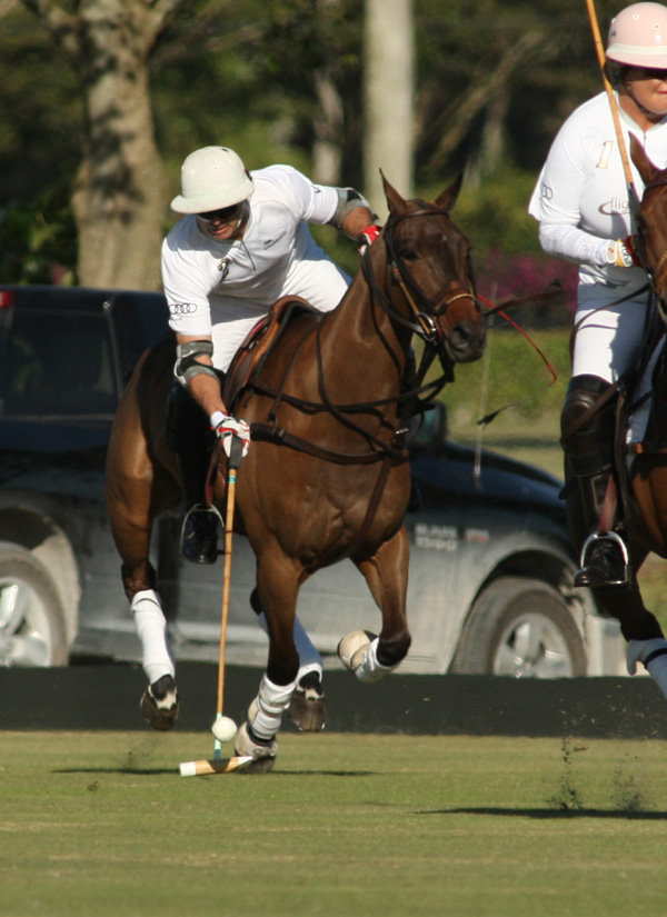 valienteflightoptionpolomagazinejoebarryipcpachecophotos 3